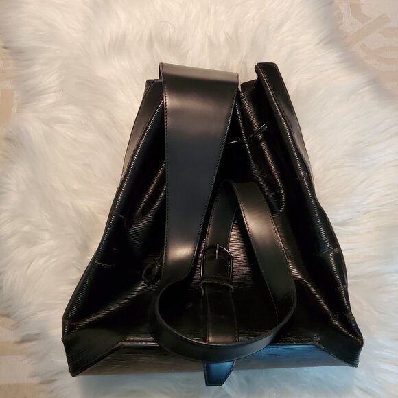Authentic Louis Vuitton Sac a Dos Drawstring Backpack Epi Leather Black main image 11